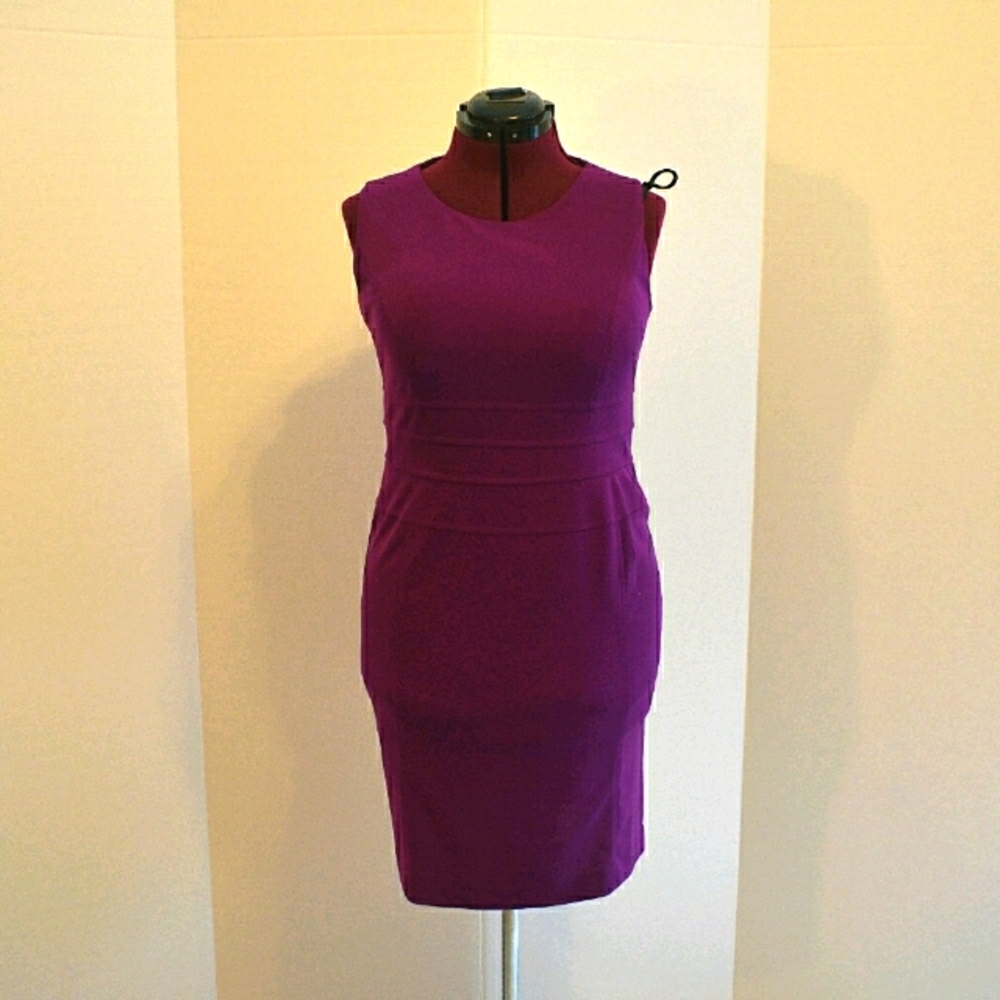 Jones Studio purple knee-length pencil dress.